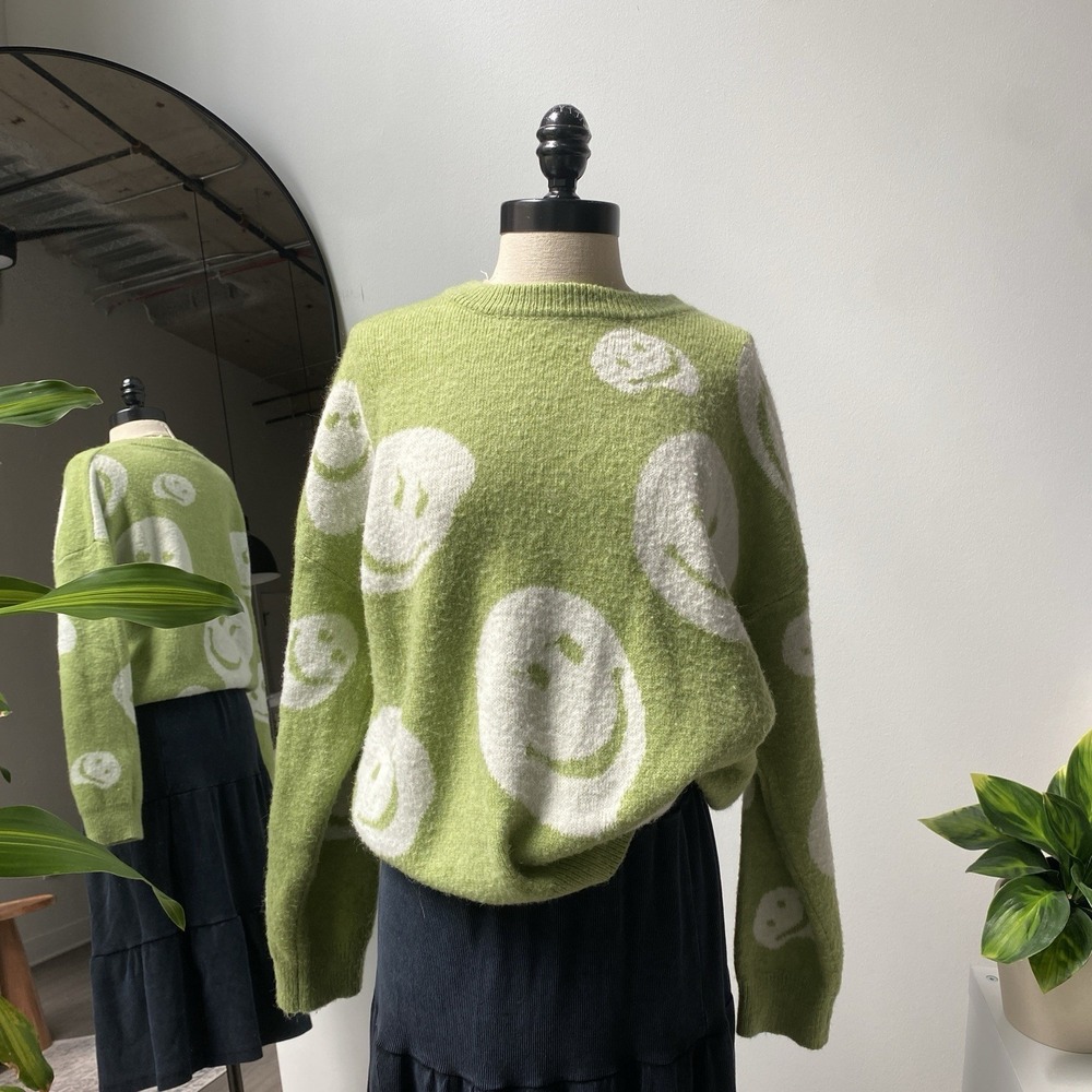 Forever 21 Green Smiley Face Sweater Pullover Women's Size Medium Cozy Fall